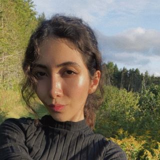 Elaheh Ekhveh headshot