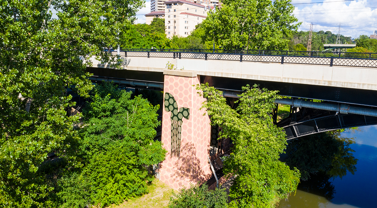 Aerial photo of Beth Stuart's installation on the Dundas Street bridge.